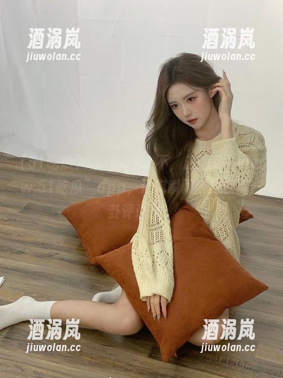 swipe左？不，应该是“www.51吃瓜”app，让你瞬间变身权威八卦评论员！