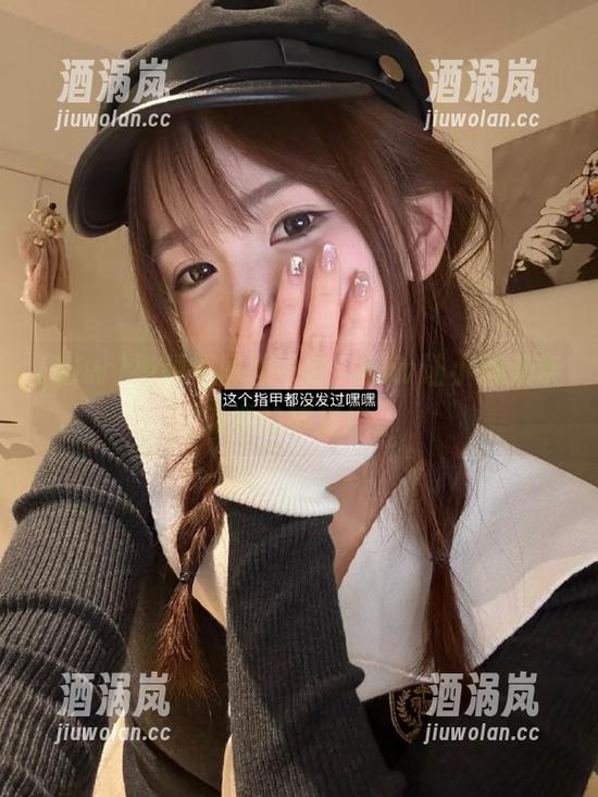 视频截屏那一刻，hlw让小编无奈崩溃的神操作。