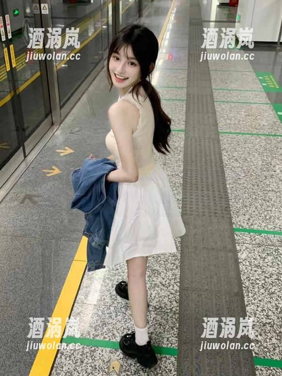 zztt15 最新探讨,zztt15的内容真是让我想问,究竟哪里的瓜长得这么好?