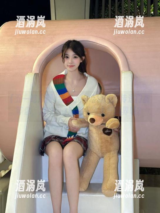 五一吃瓜网 我在五一吃瓜网的传送门前等你,2025的瓜会不会大开眼界呢?