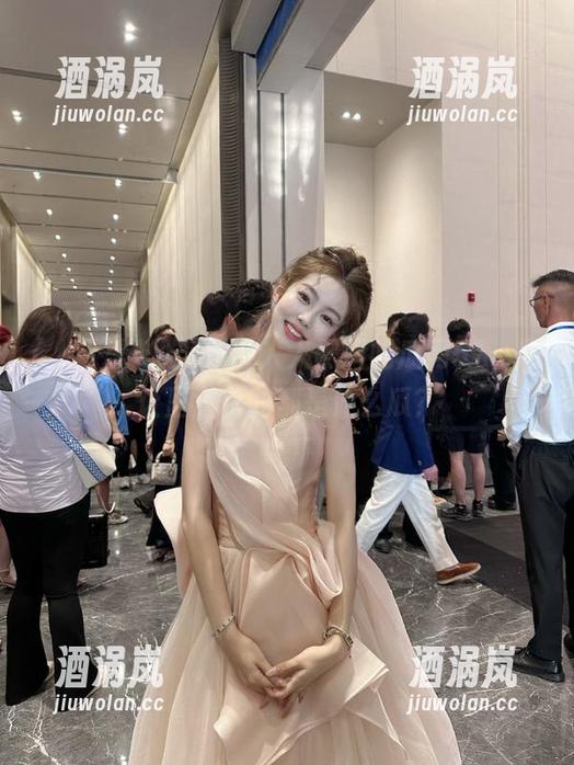 人人黑料吃瓜网 人人黑料吃瓜网51,网址里潜伏的都是什么瓜?