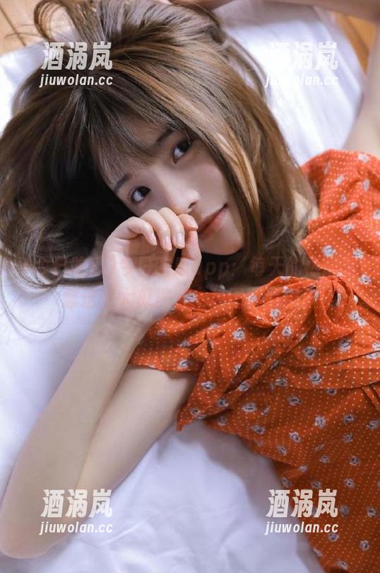 今日吃瓜app：每天的热闹就靠这些大瓜撑着，换图再坚挺！