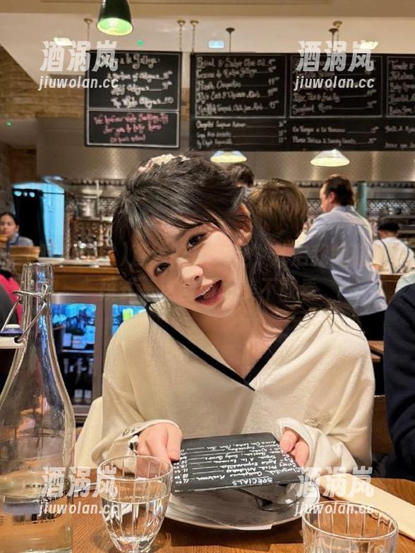 直达吃瓜天堂，开启我的脑补模式，这画面太美不敢看