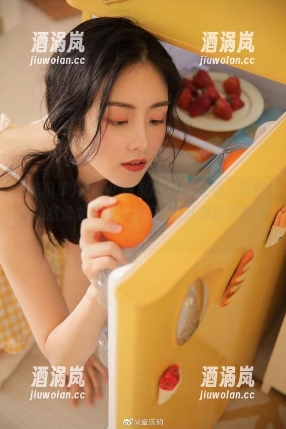 吃瓜瓜 www.吃瓜瓜.com在线,有时候热搜像龙卷风,上下飞舞让我目不暇接!