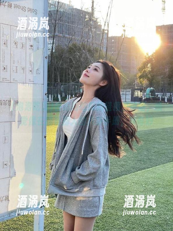 在泡泡吃瓜的链接里徘徊，感觉像在翻看别人的八卦手册，真奇妙