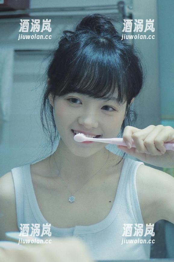 黑料不打烊 155.fun黑料不打烊苹果版:吃瓜也能签到,这一波不亏!