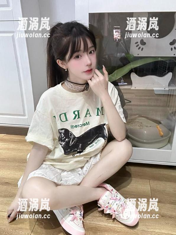 黑料不打烊 视频不断更新,“黑料不打烊”网站就像是不知道疲惫的老板,总能让你期待下一波!