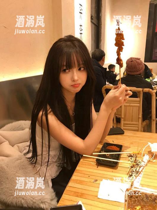 黑料吃瓜 黑料吃瓜上,有个视频我一刷就是一天,心态微微崩了…